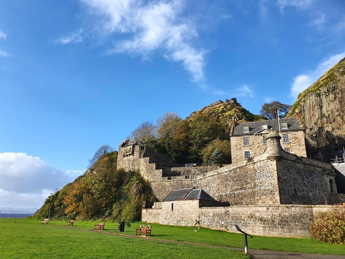 Dumbarton Castle Way Lägenhet Exteriör bild